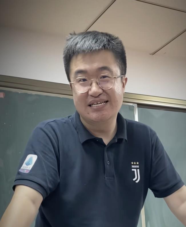 张启轩