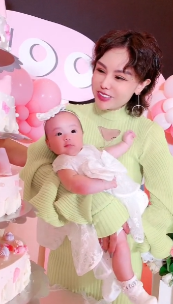 小影夫妇图6