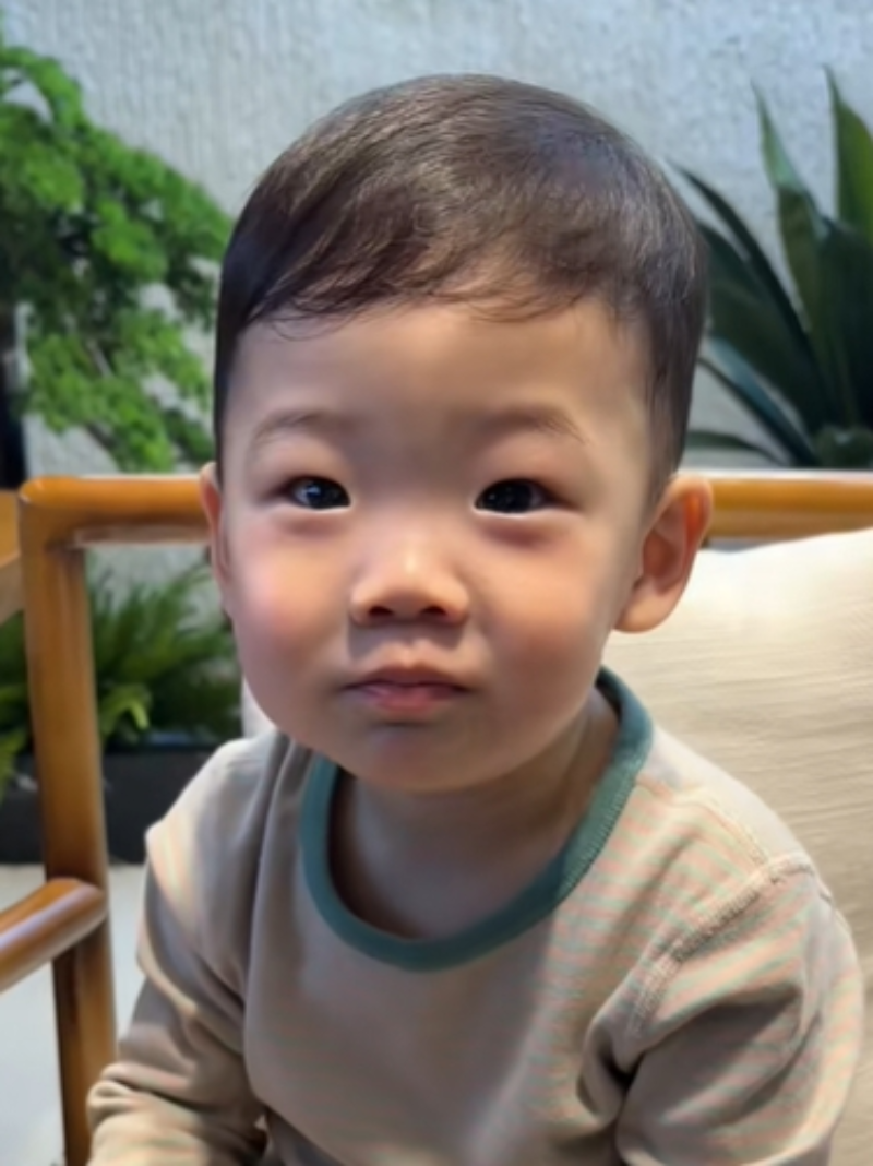 贺一一图3