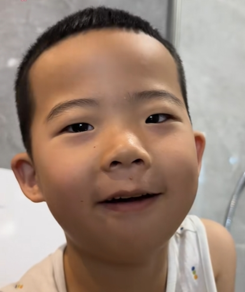 贺一一图4