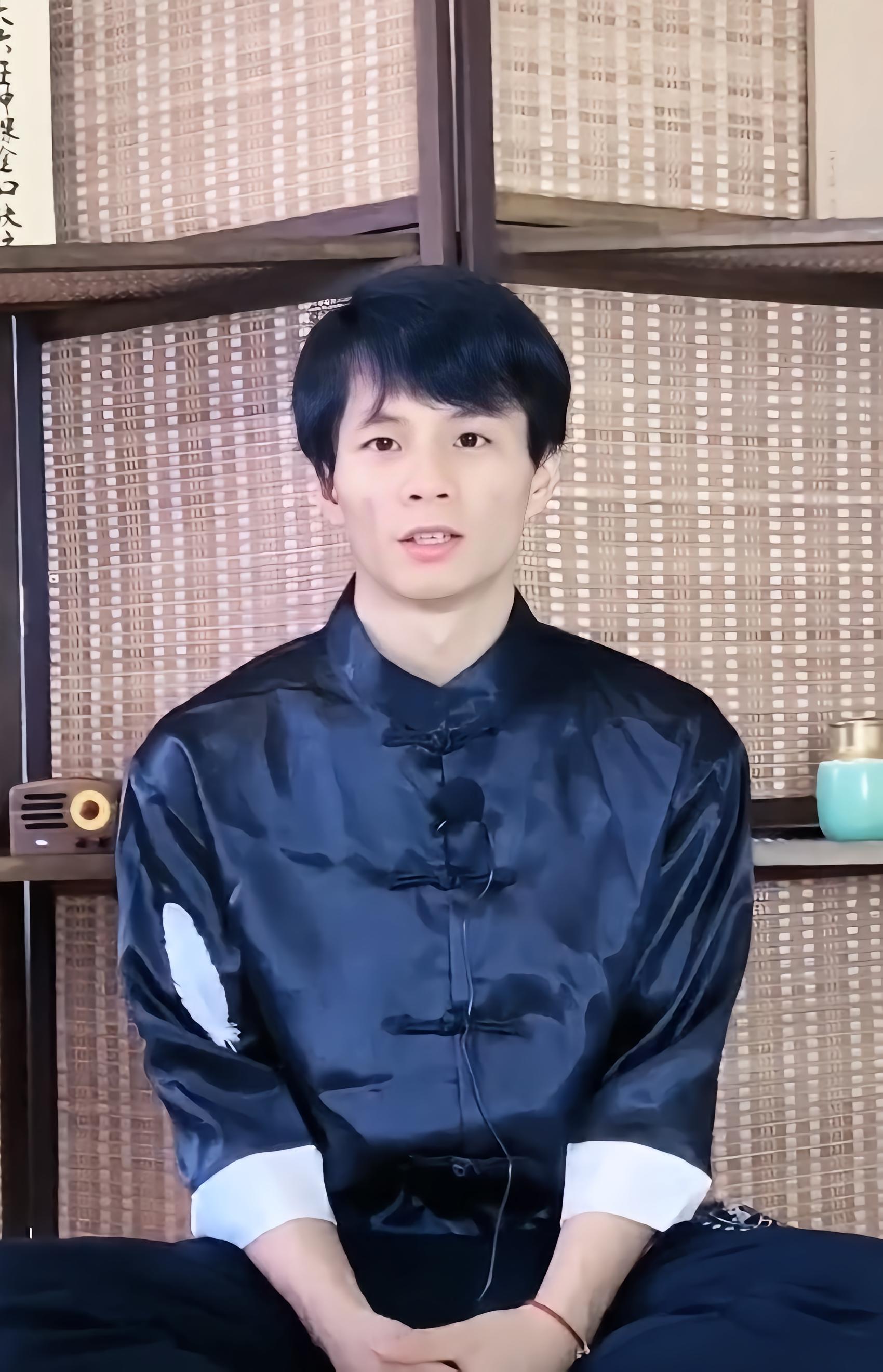 雷小翼
