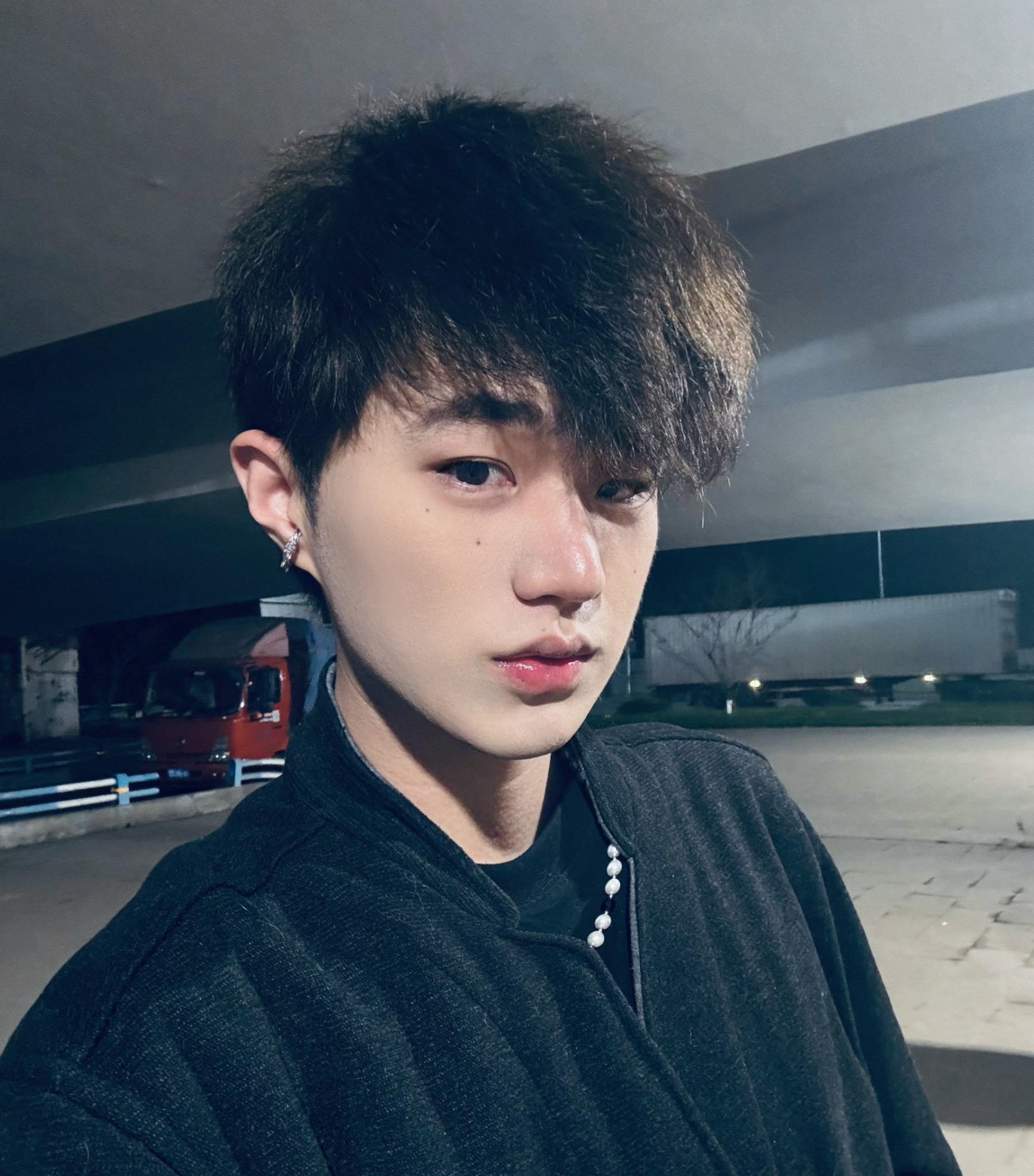 贺某人图4