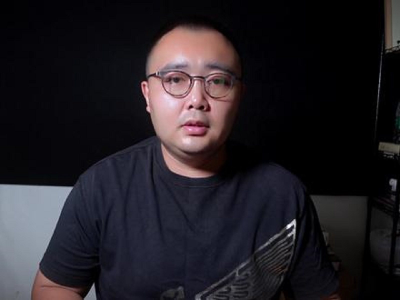 风烛残年老菊长
