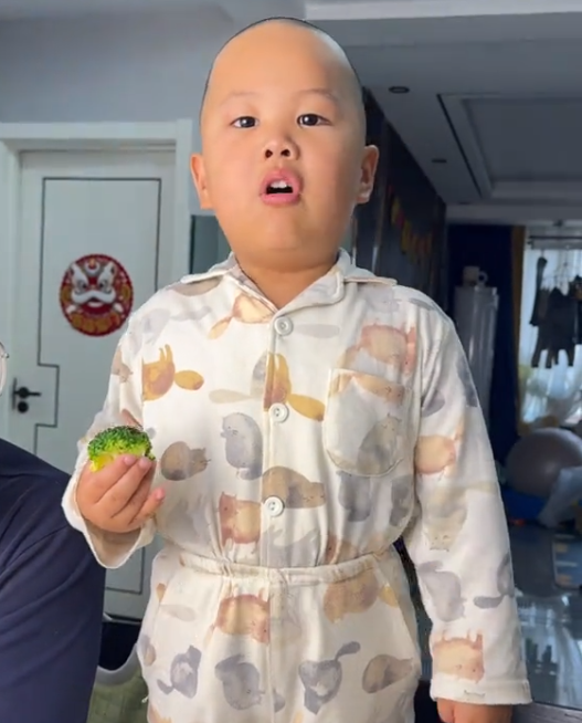 李璨璨
