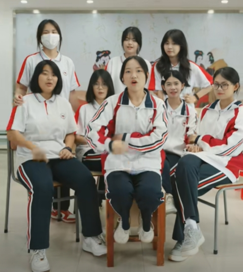 荷山女团图2