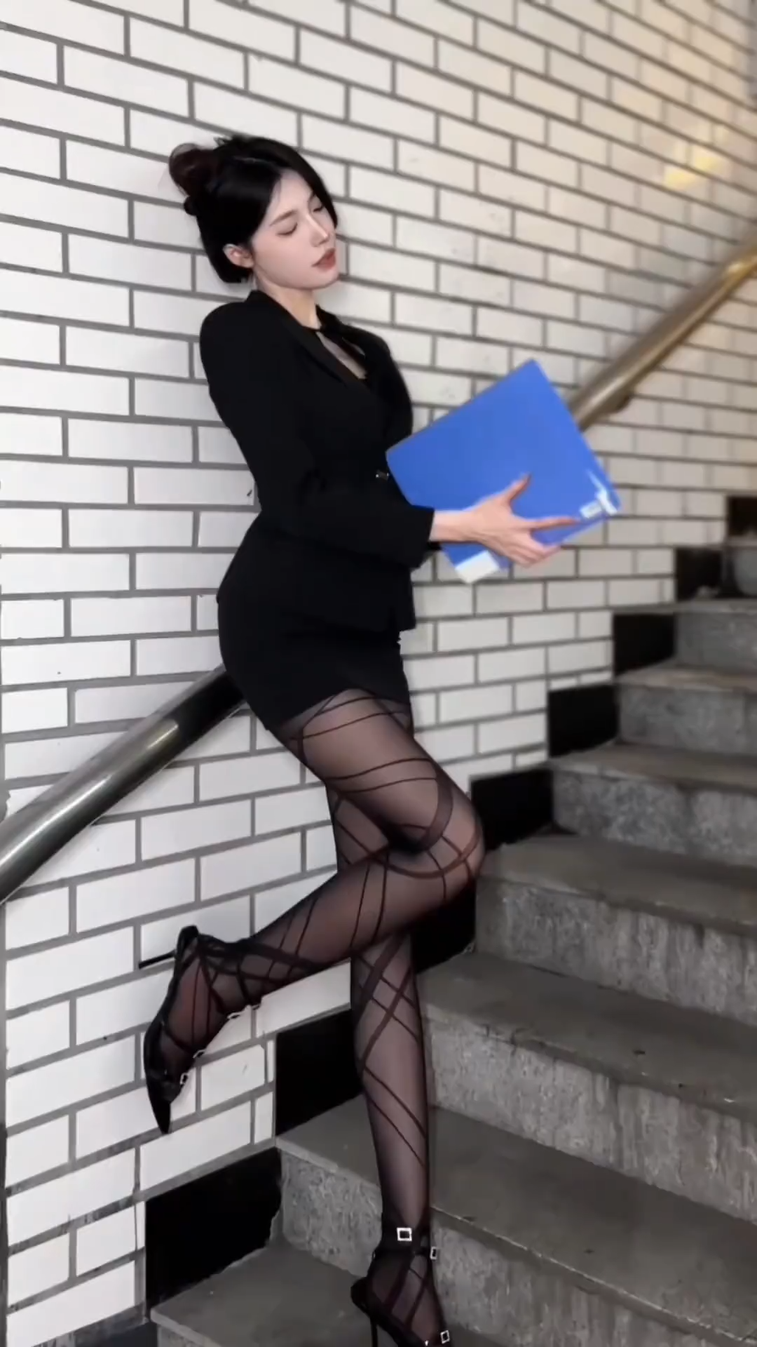 美了个滢图2