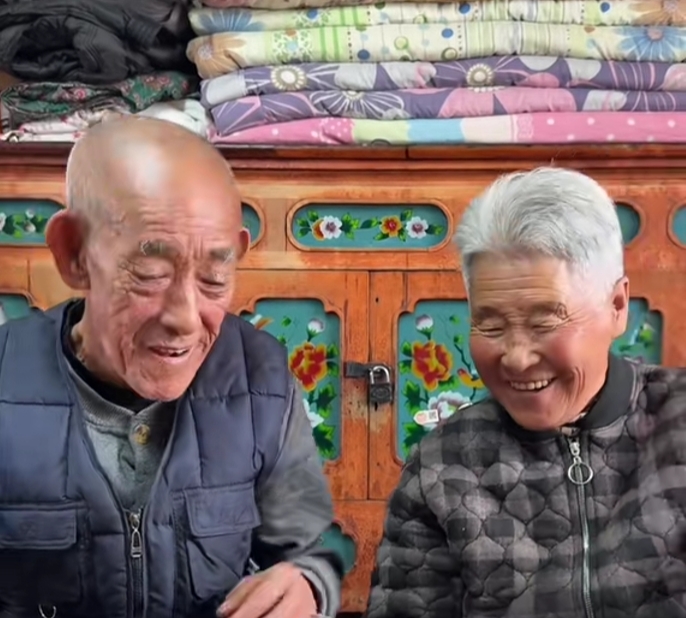 老两口
