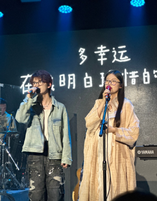 粥粥和小伙