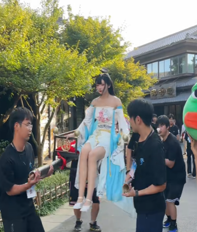 肉哥三缺一图5