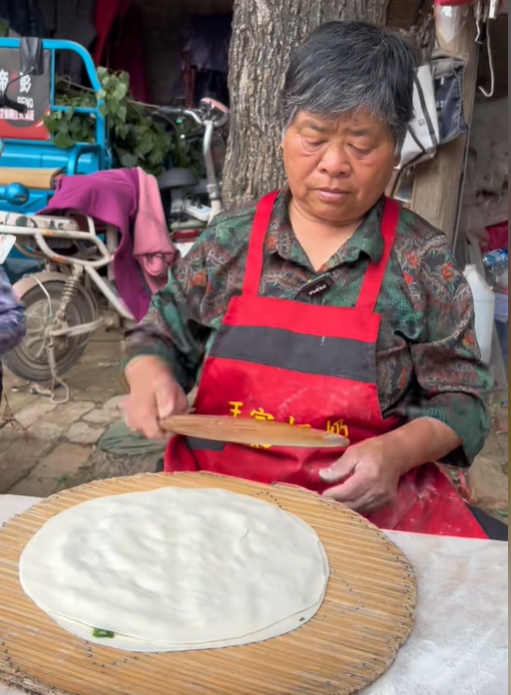 王奶奶农村一家人图2