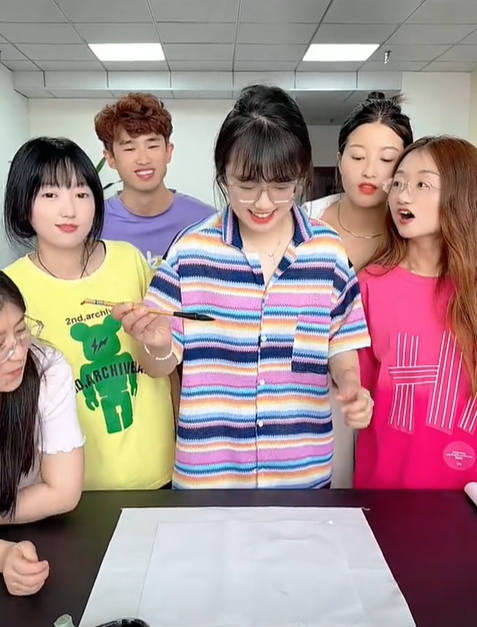 百变姐妹图6