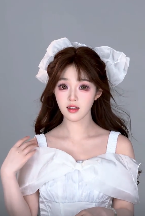 草莓朵朵·
