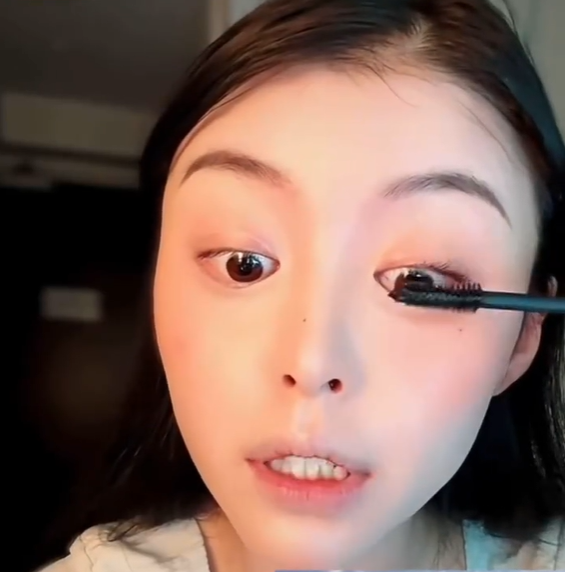 又一女网红言论翻车！吐槽国人价值观，该恨的是日本帝国主义，不必仇视现在的日本人