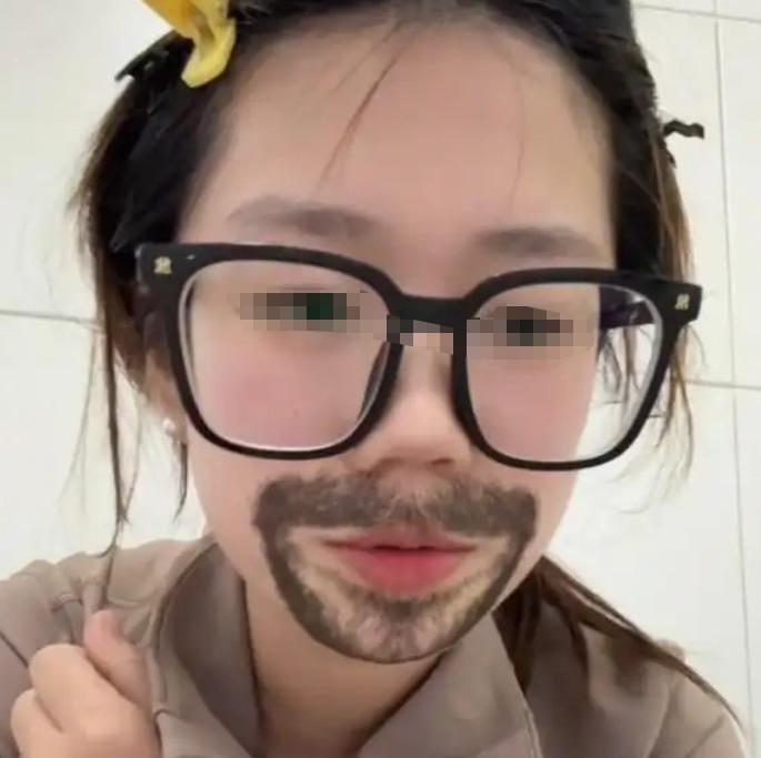 今日红人话题 | 女网红起诉4岁小孩猥亵自己，主播李老八锐评，压抑女来找画面的